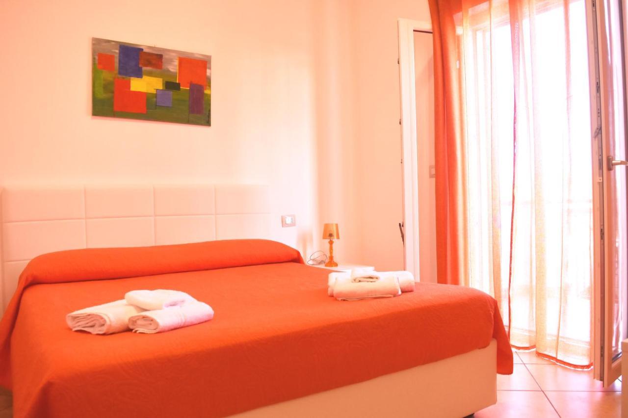 Bed & Breakfast Domus Pepe Scalea Exterior photo
