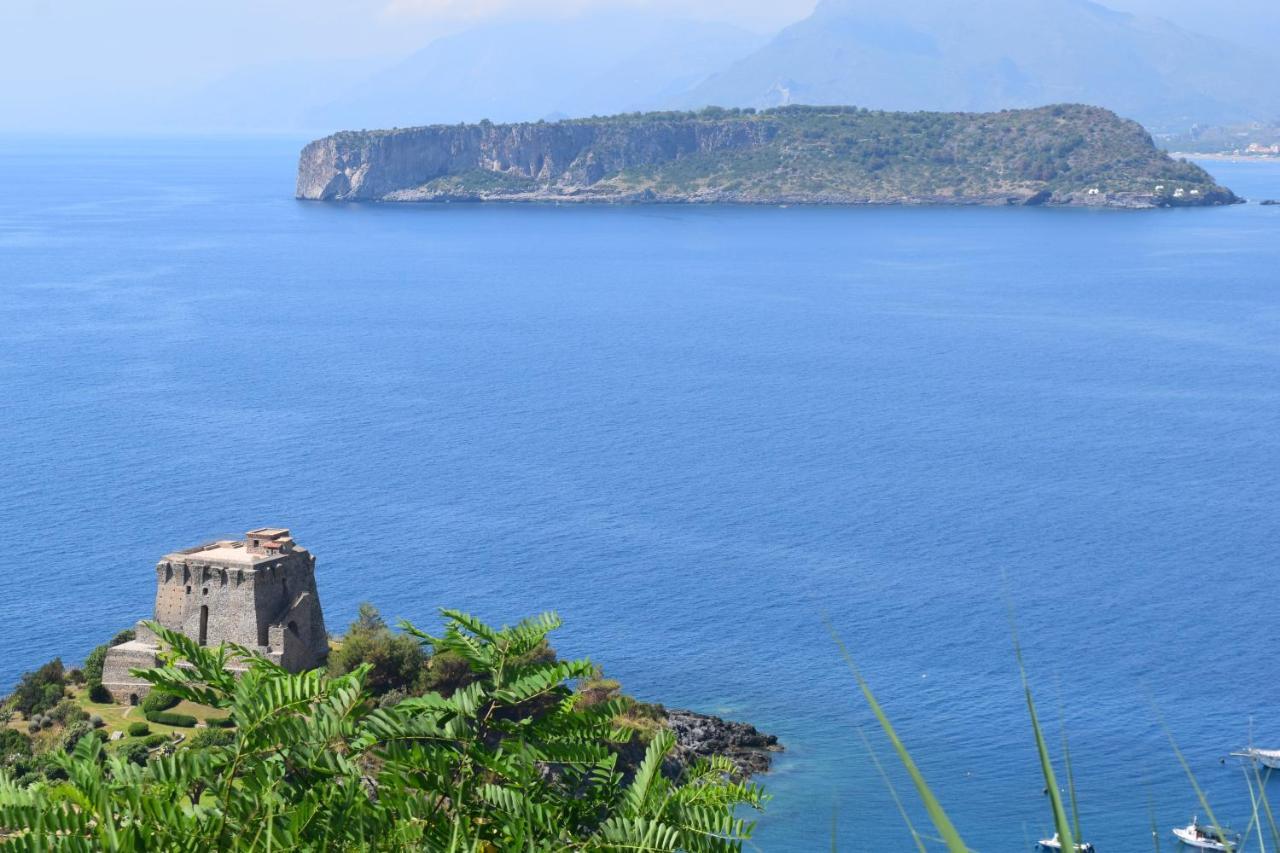 Bed & Breakfast Domus Pepe Scalea Exterior photo